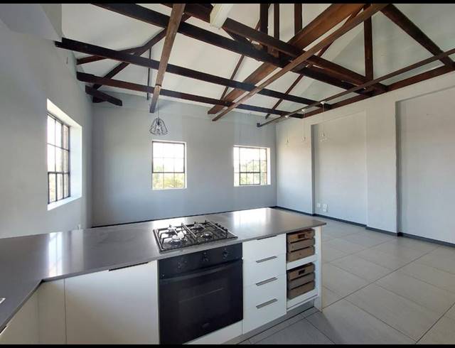 2 BEDROOM APARTMENT FOR SALE IN BRAAMFONTEIN